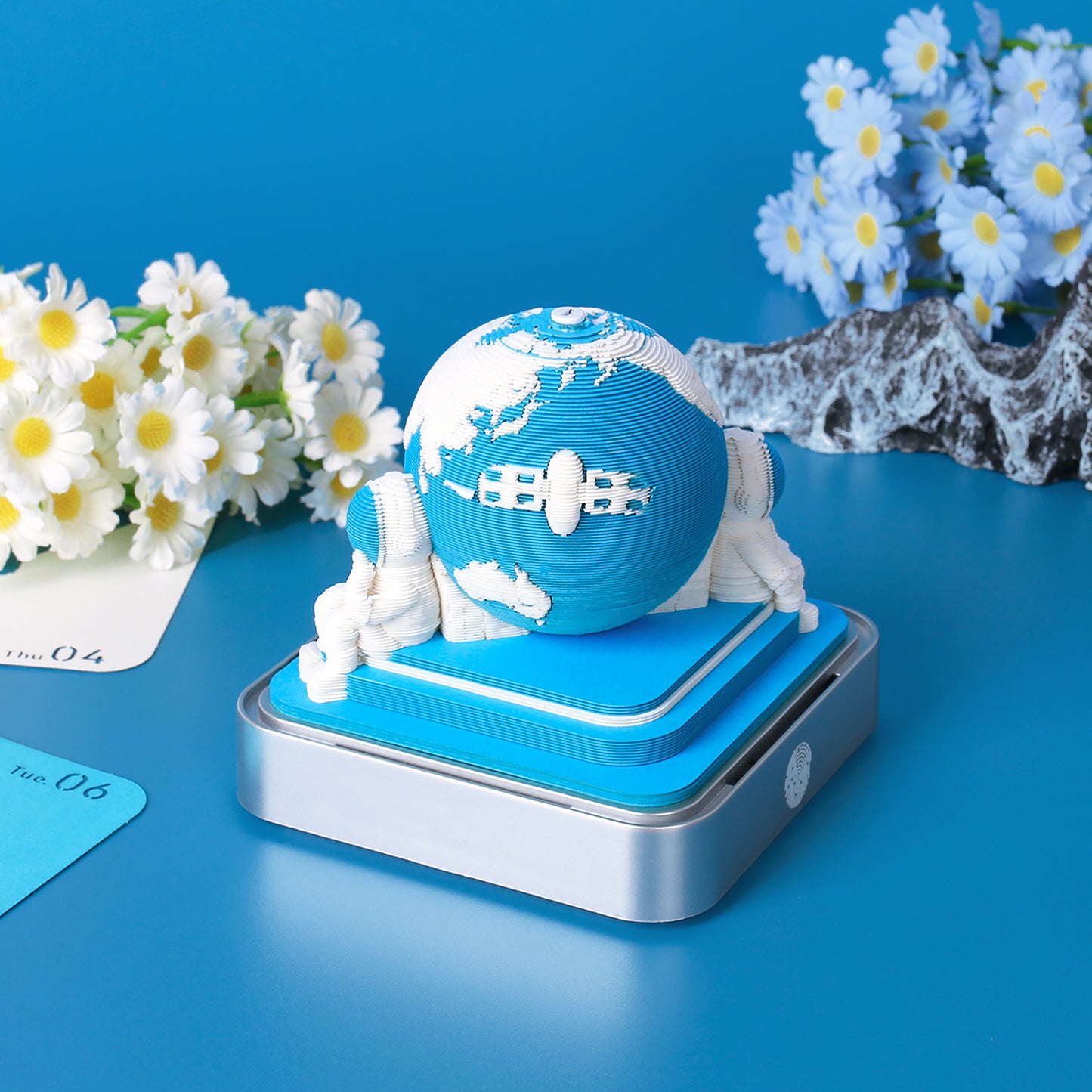 Earth 2025 Calendar 3D Memo Pad