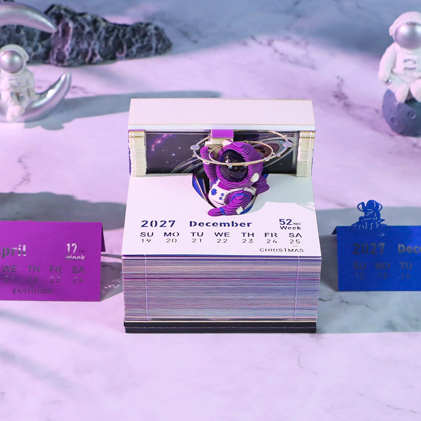 Cartoon Interstellar Astronaut Model Hand Tear-off 3D Calendar Memo Pad With Light