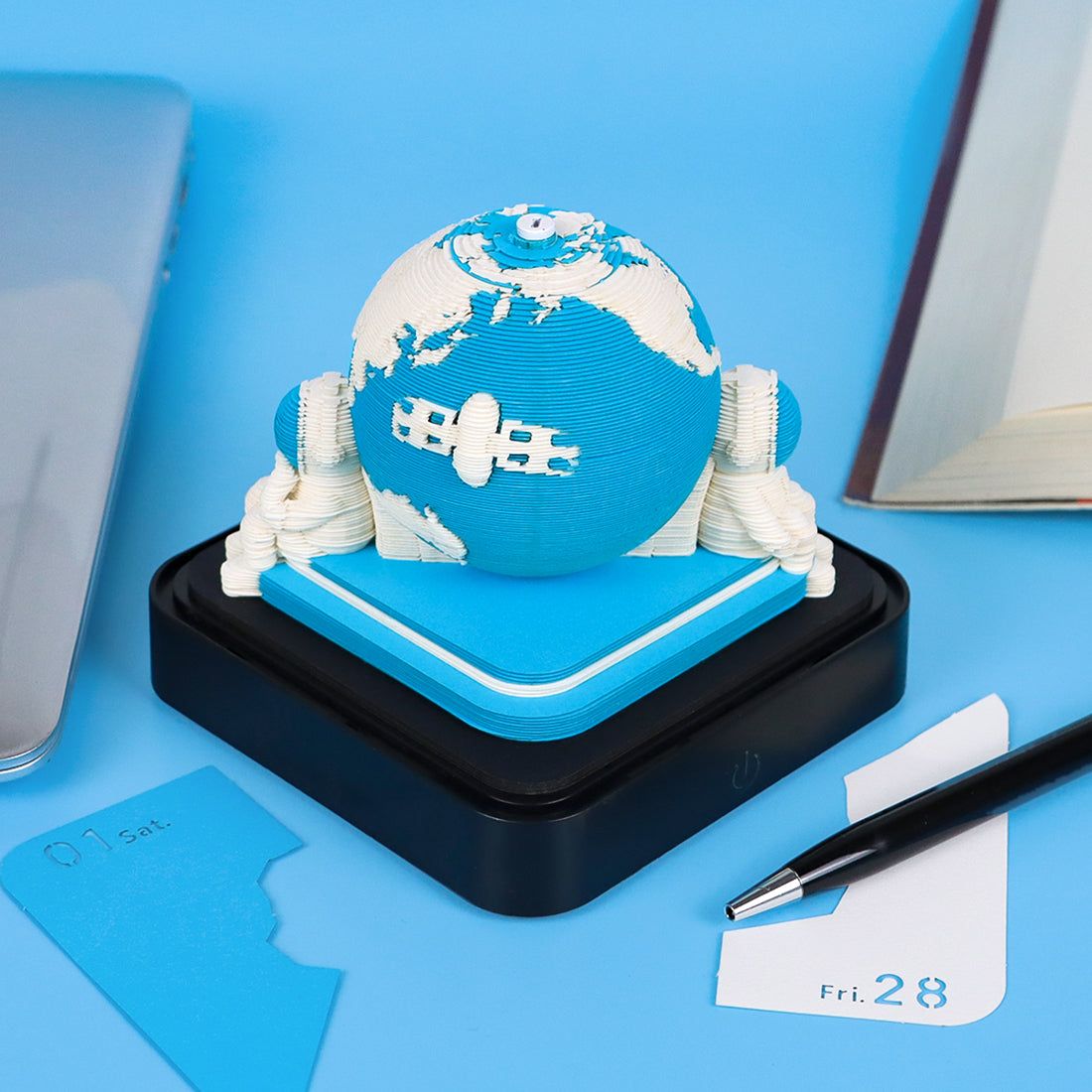 Earth Model Hand Torn Memo Pad 3D Calendar (Black Base）