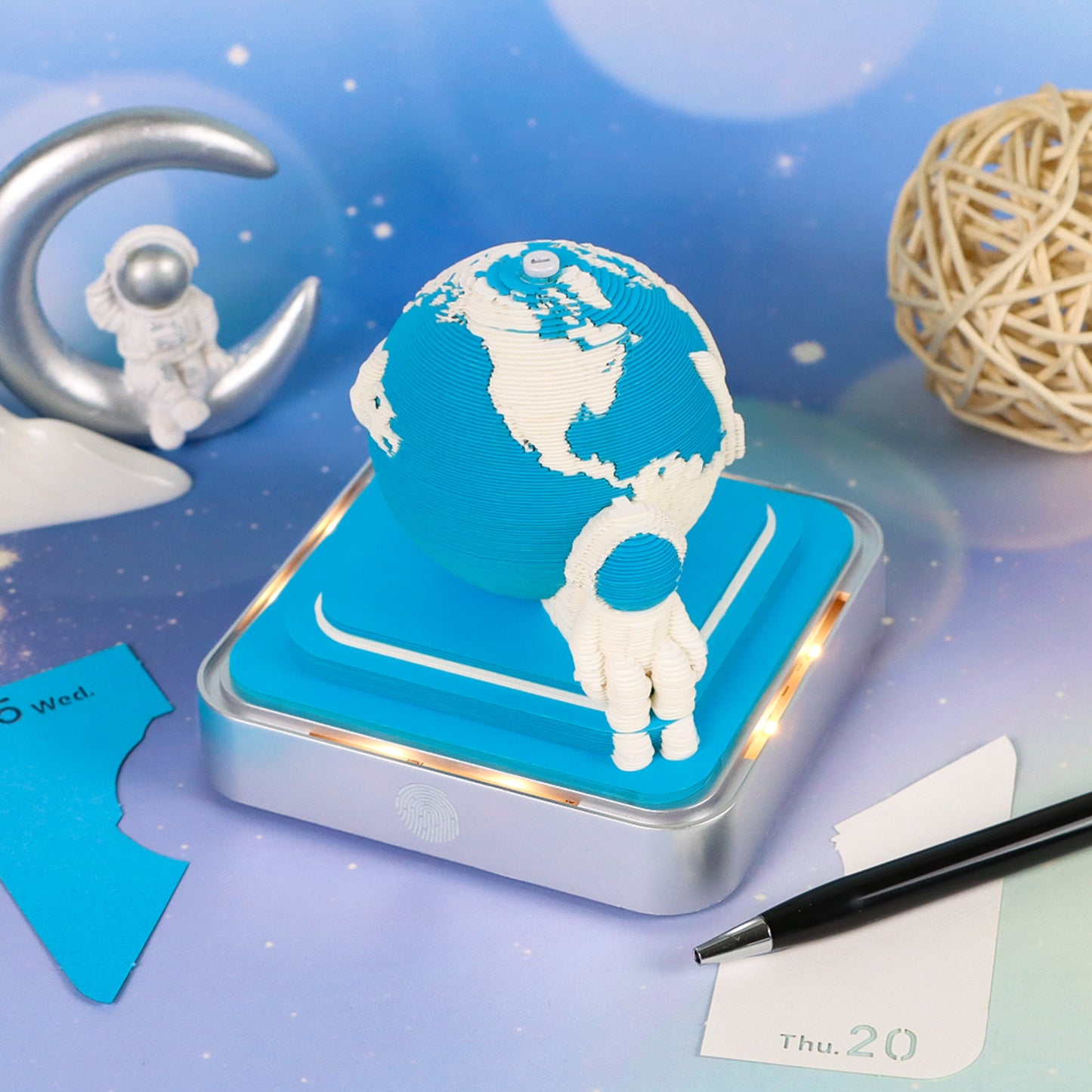 Earth Model Hand Torn Memo Pad 3D Calendar (Silver Base）