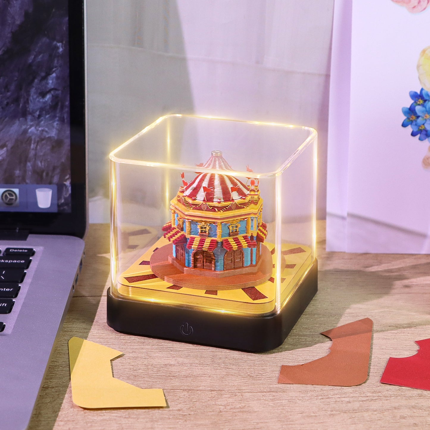 Circus Model Hidden 3D Memo Pad