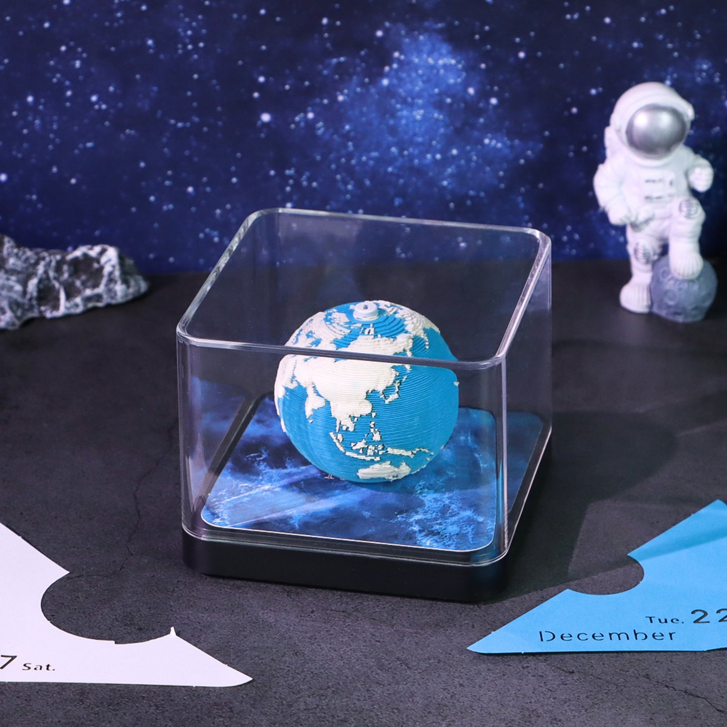 Earth Model Paper Sculpture Miniature Hand Tear off 3D Calendar Memo Pad