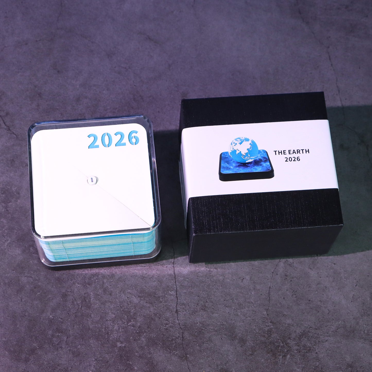 Earth Model Paper Sculpture Miniature Hand Tear off 3D Calendar Memo Pad