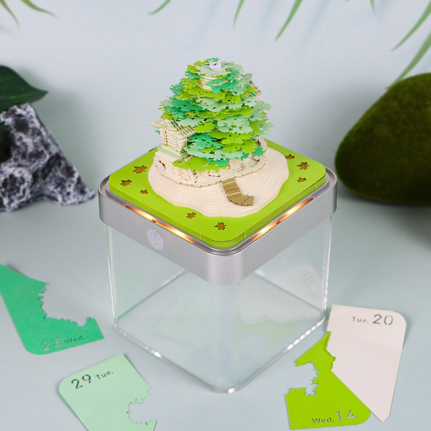 Green Treehouse Model Hand Torn 3D Memo Pad Panoramic 3D Calendar（Silver Base）